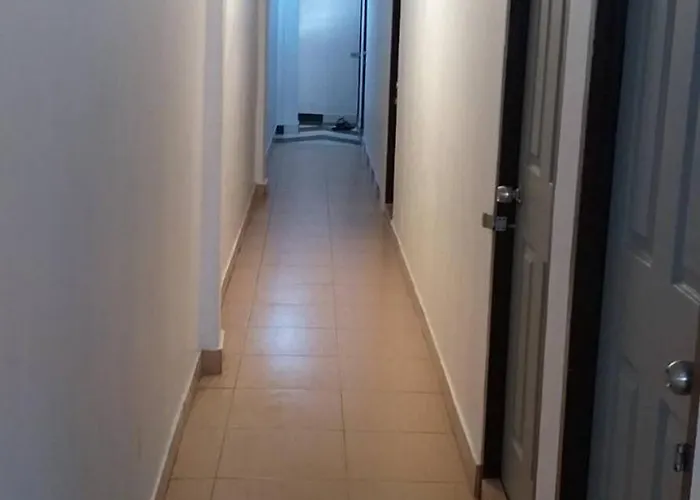 Hostel Benjamas